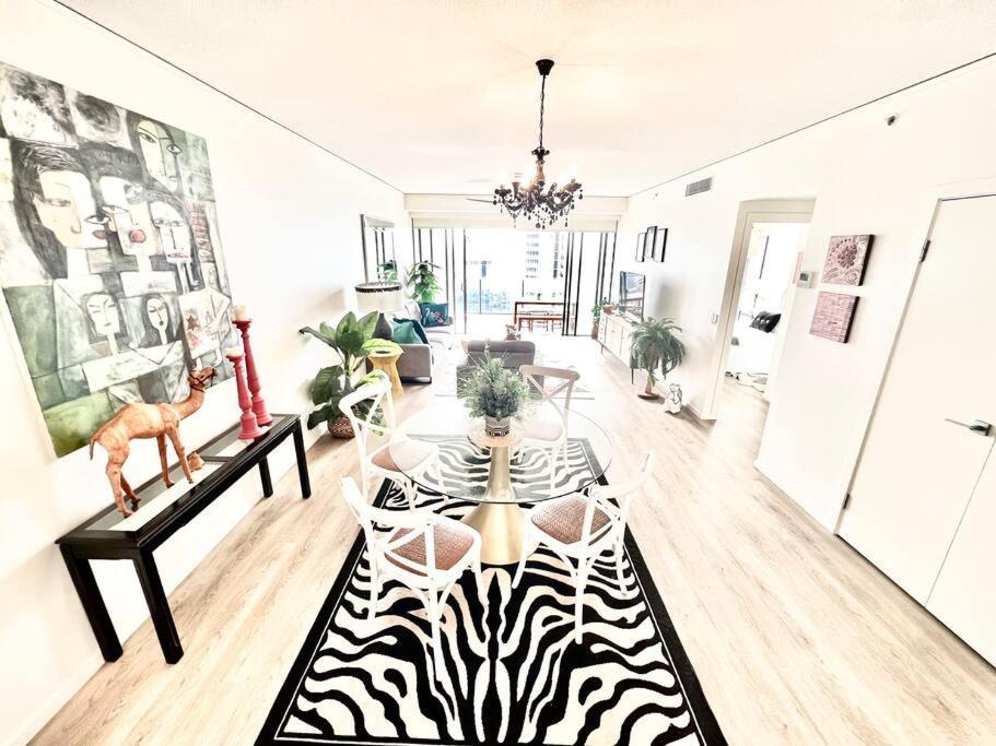 Sea Views Broadbeach Apartment *