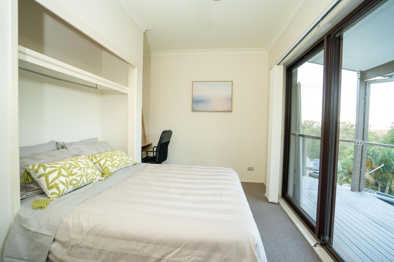 Private Retreat With & Ocean Views Close To Theme Parks Holiday home Gold Coast