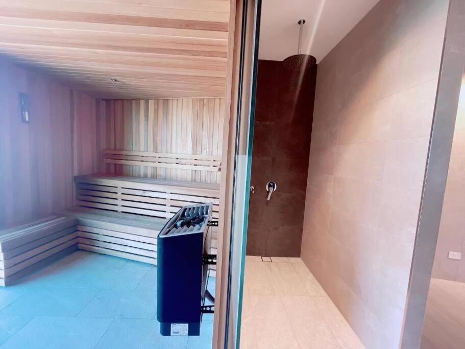 22nd Level - New 1 Bedroom Unit In Casino Tower 1 Apartment