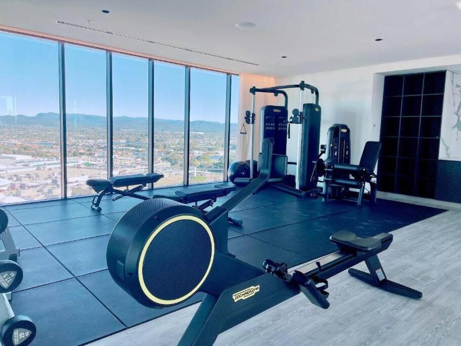 22nd Level - New 1 Bedroom Unit In Casino Tower 1 *