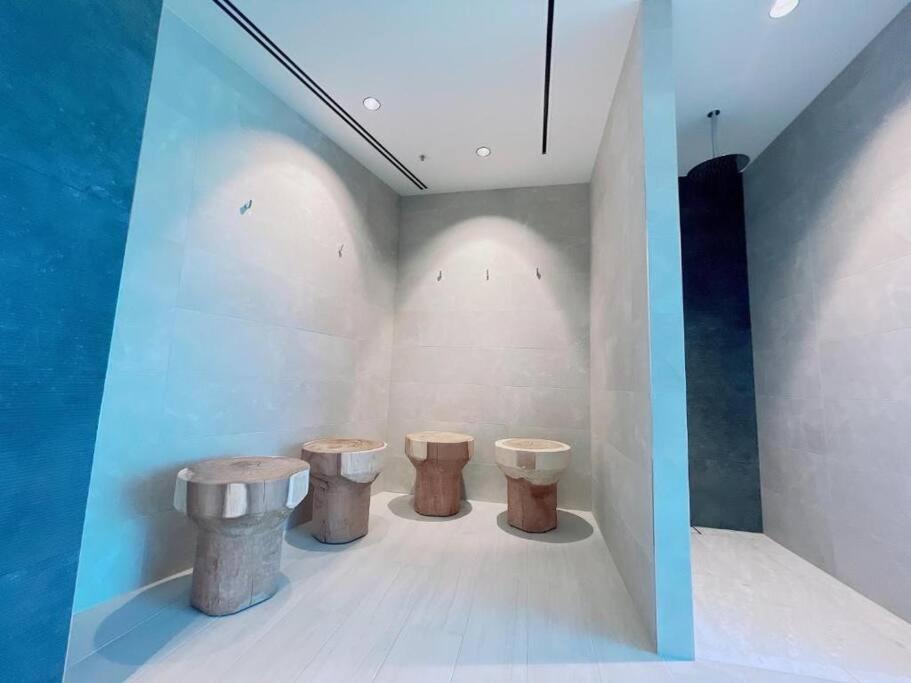 22nd Level - New 1 Bedroom Unit In Casino Tower 1 * Gold Coast