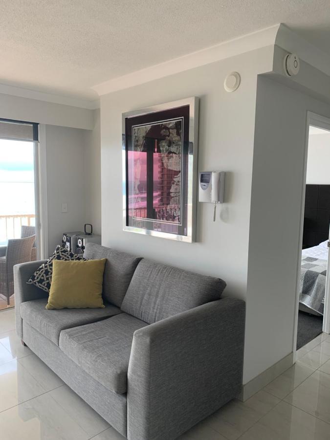 Stunning 2 Bedroom Ocean View Gold Coast