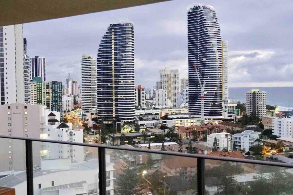 Sea Views Broadbeach Apartment