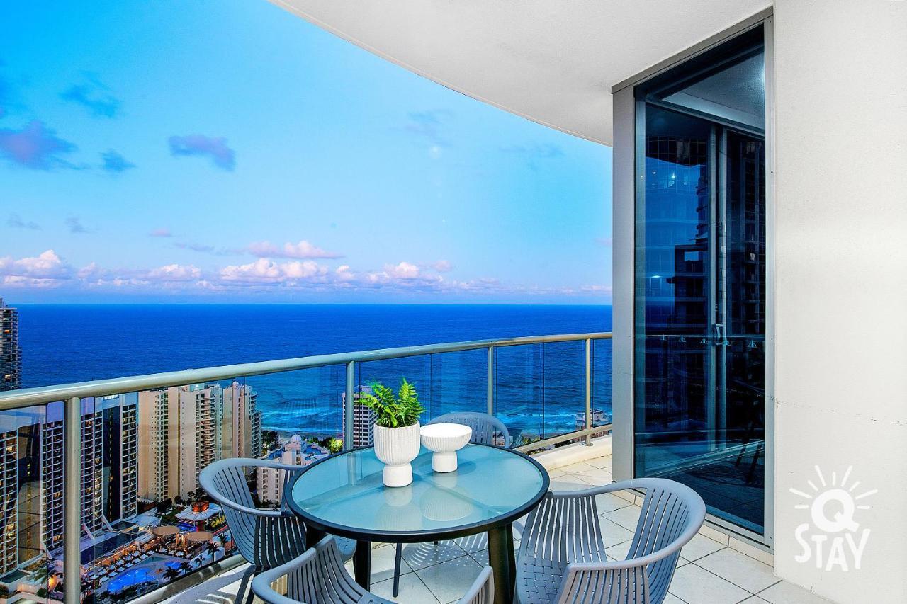 Chevron Renaissance 3 Bedroom Executive Sub Penthouse In Surfers Paradise - Q *