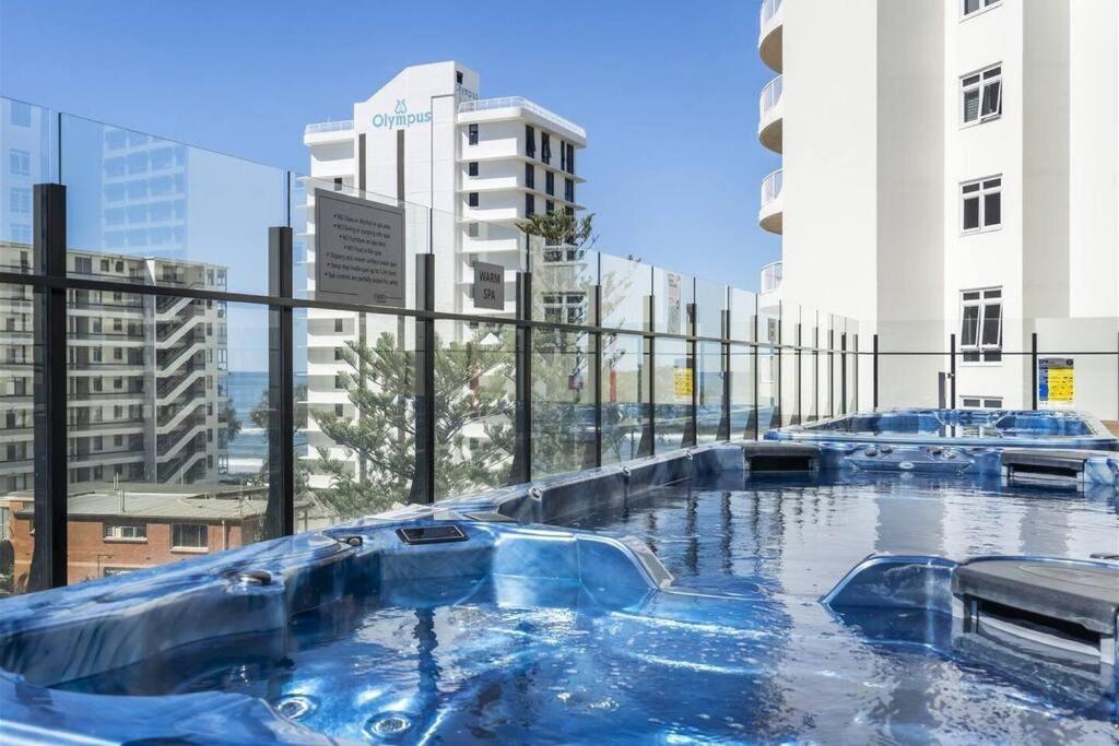 Apartment Close To Everything! Beautiful Studio's, Sleeps 4