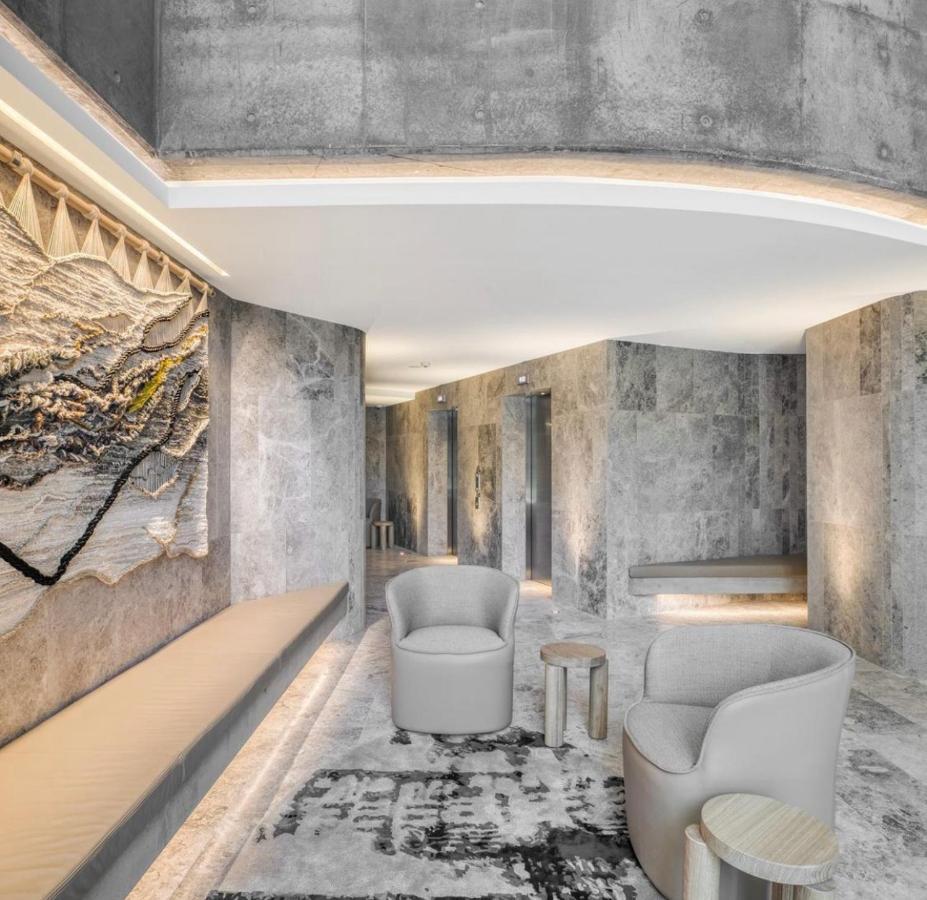 Vue Broadbeach - Official Resort