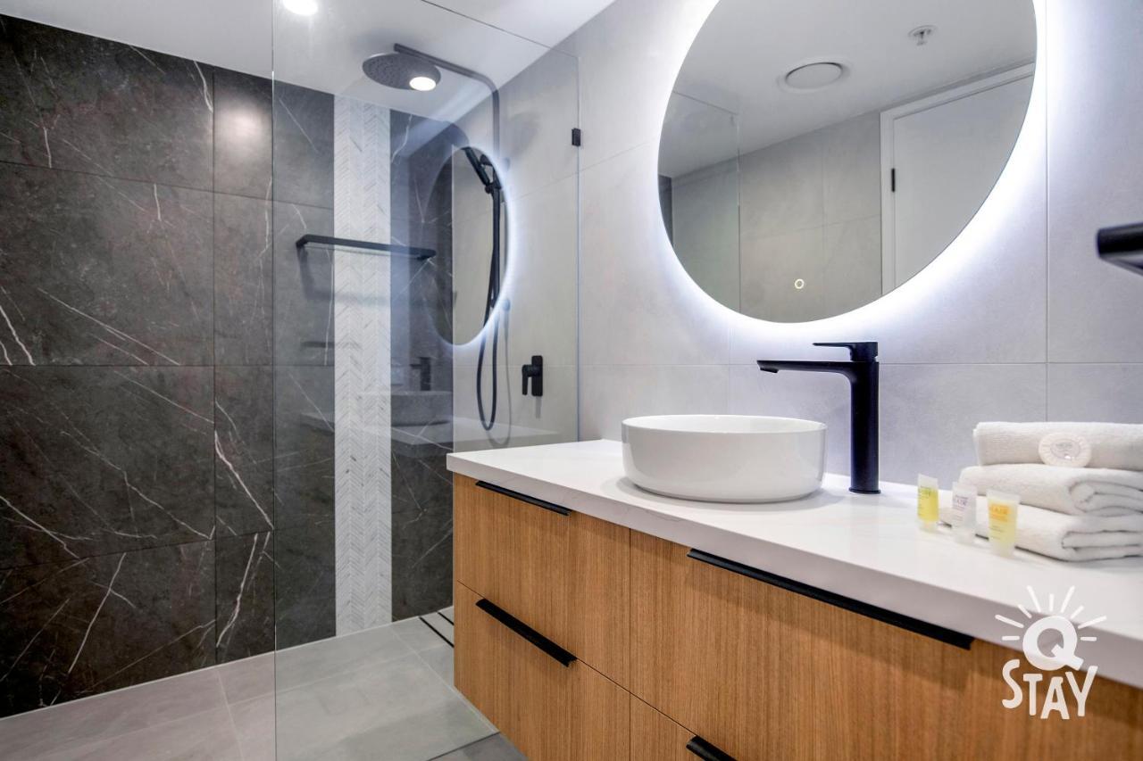 Chevron Renaissance 3 Bedroom Executive Sub Penthouse In Surfers Paradise - Q Apartment