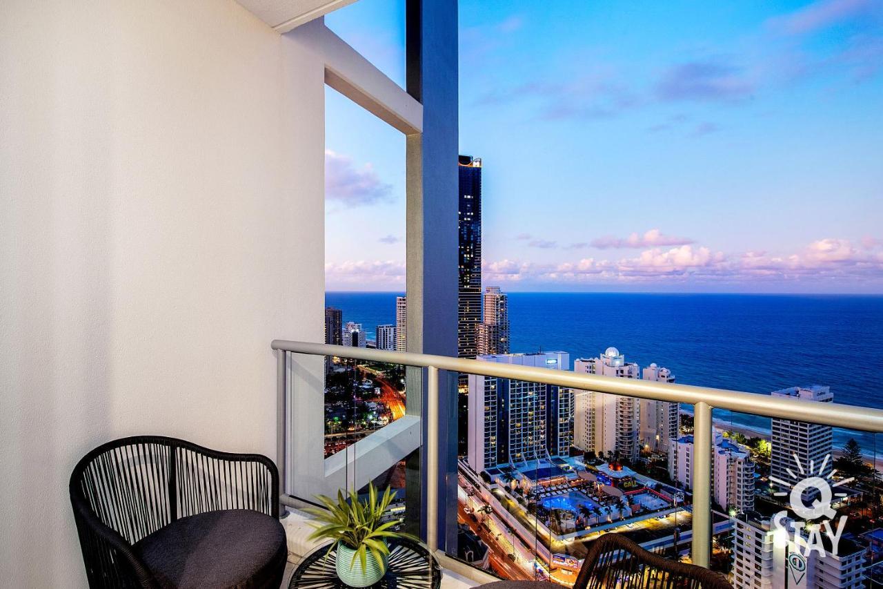 Chevron Renaissance 3 Bedroom Executive Sub Penthouse In Surfers Paradise - Q