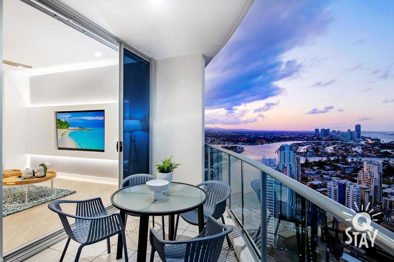 Chevron Renaissance 3 Bedroom Executive Sub Penthouse In Surfers Paradise - Q
