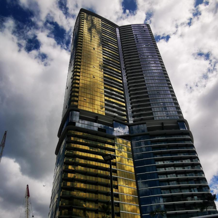 Apartment 22nd Level - New 1 Bedroom Unit In Casino Tower 1 *