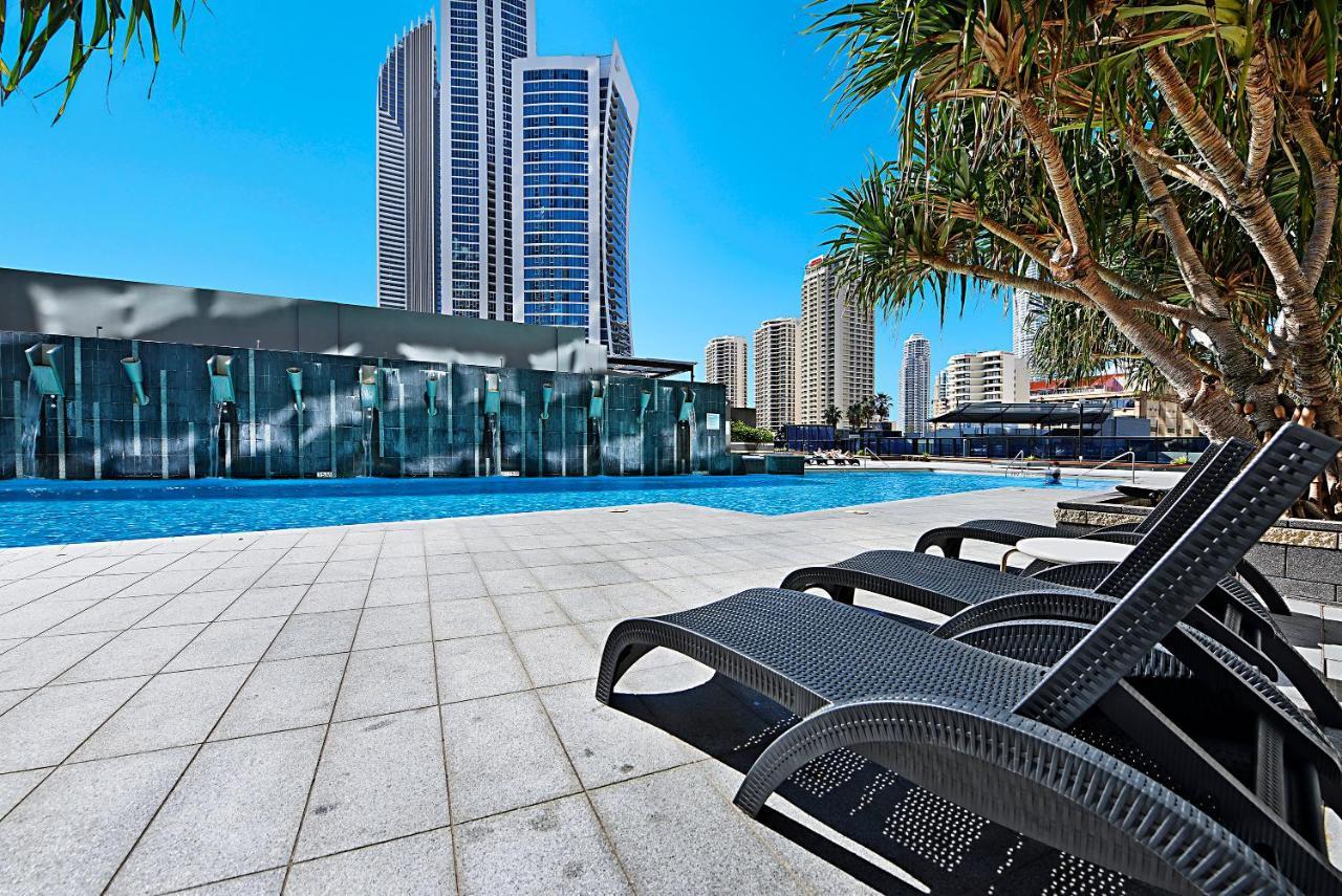 Apartment Circle On Cavill Skyhigh Hinterland Retreat *