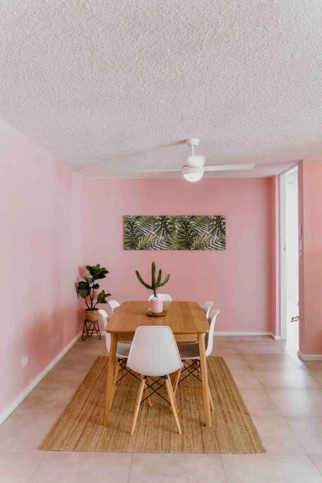 Apartment Paradise 31 - Pink Oasis In The Heart Of The Gc
