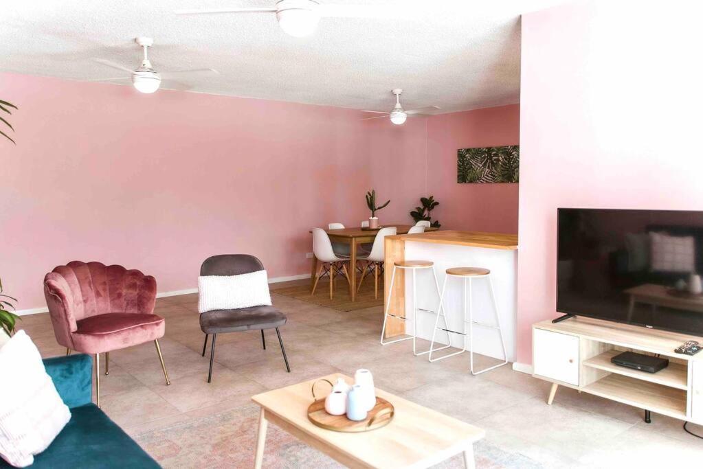 Paradise 31 - Pink Oasis In The Heart Of The Gc *
