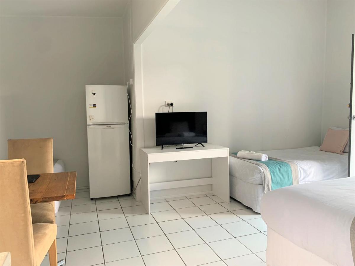 Motel Aqua Blue Gold Coast
