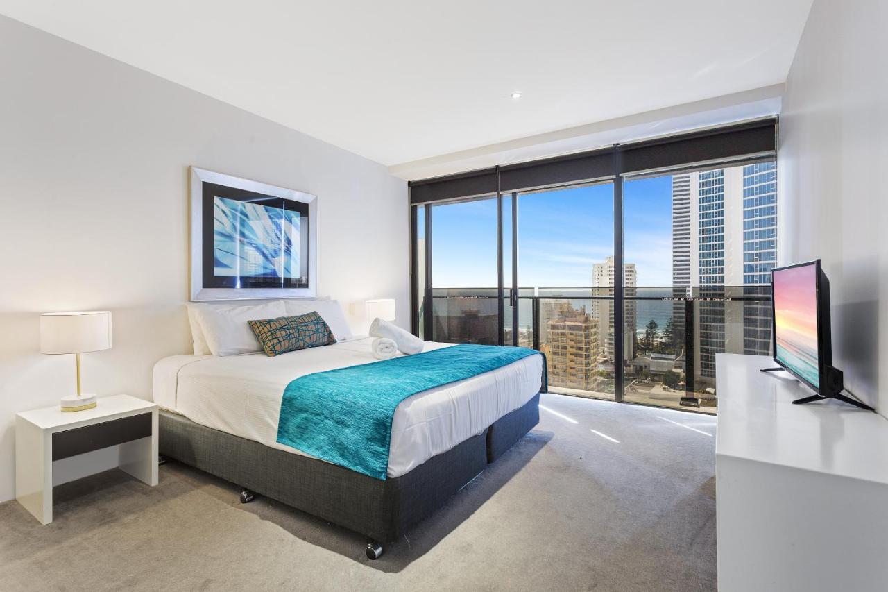 Circle On Cavill Aparthotel 4*