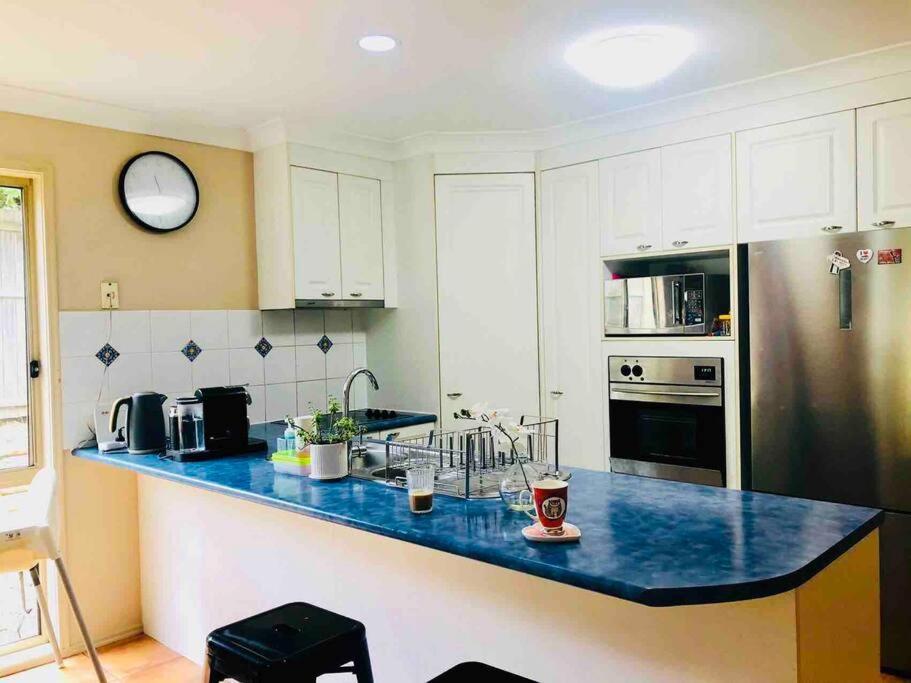 Family Friendly 4 Bedroom House Close To Parks Holiday home Gold Coast