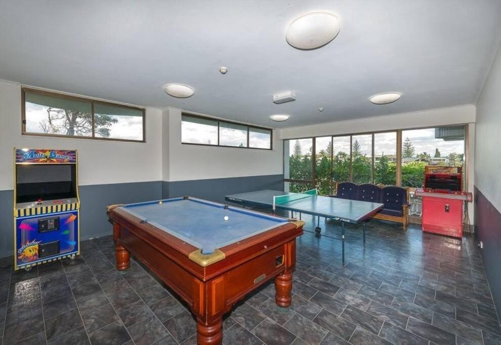 Absolute Riverfront 2br Apt, Views From Every Gold Coast