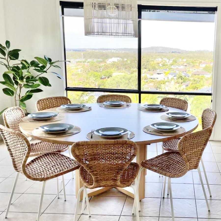 Holiday home Uninterrupted Uphill View & Big Pool Gold Coast