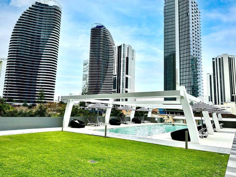Avani-amazing Ocean View In Broadbeach *