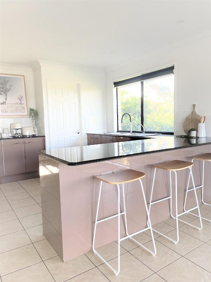 Uninterrupted Uphill View & Big Pool Holiday home *
