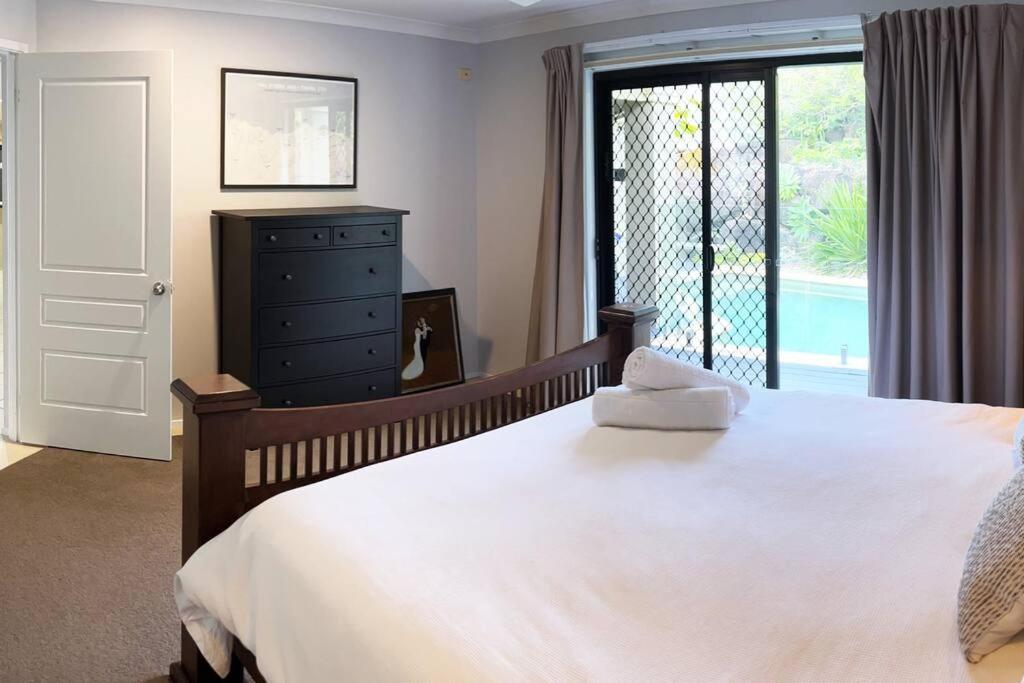 Casa de férias Gem, Lovely Pool 4bed Sleeps 7+ Gold Coast