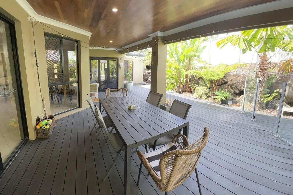 Casa de férias Gem, Lovely Pool 4bed Sleeps 7+ Gold Coast
