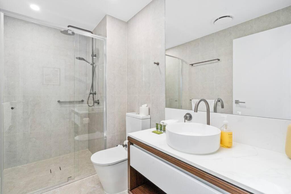 Gallery Luxury 19th Floor Stunning Views Apartment