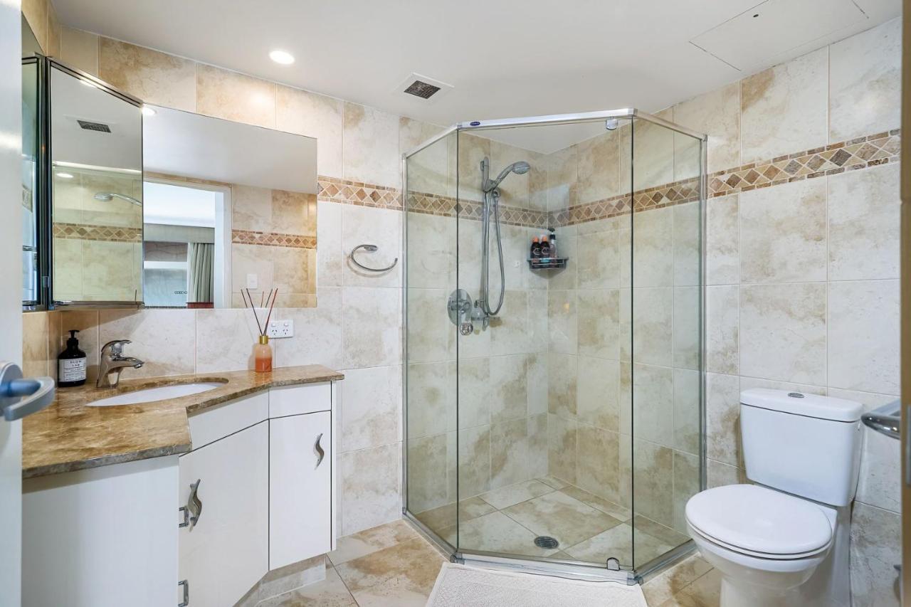 The Imperial--unobstructed Forefront Seascape-sub Penthouse! *