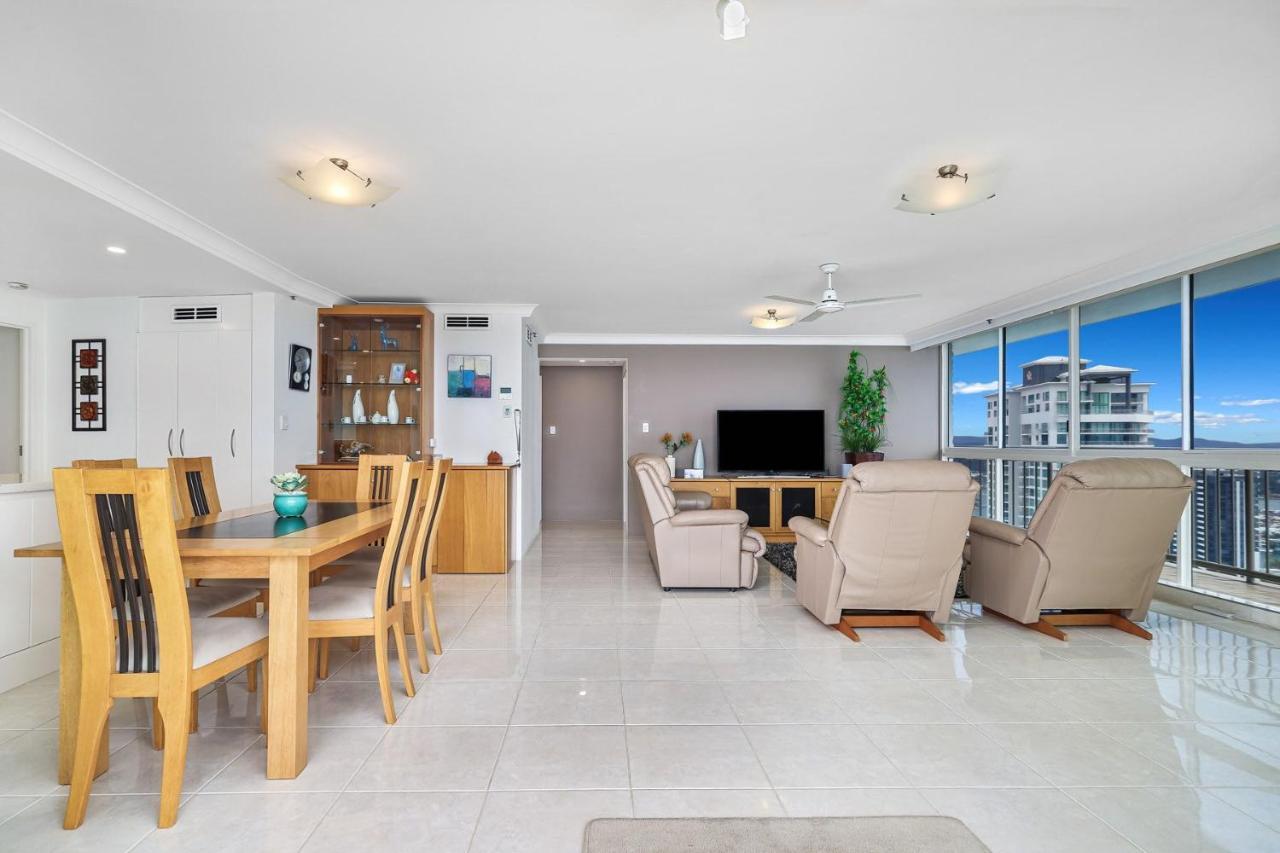 Apartment The Imperial--unobstructed Forefront Seascape-sub Penthouse!