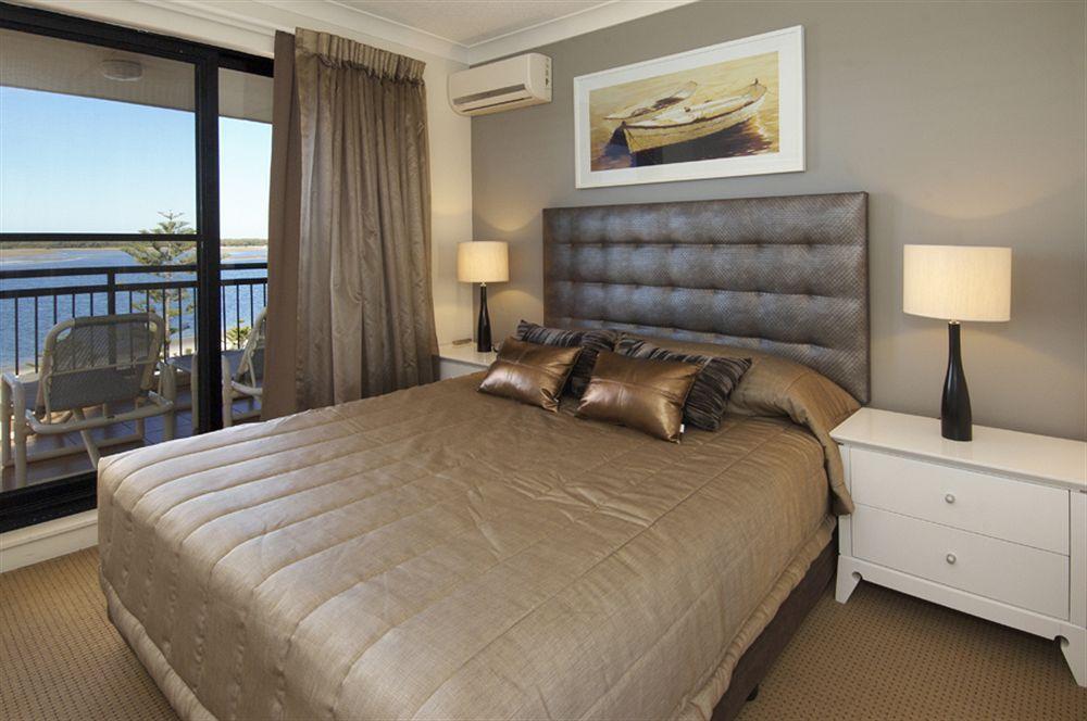 Windsurfer 4* Gold Coast