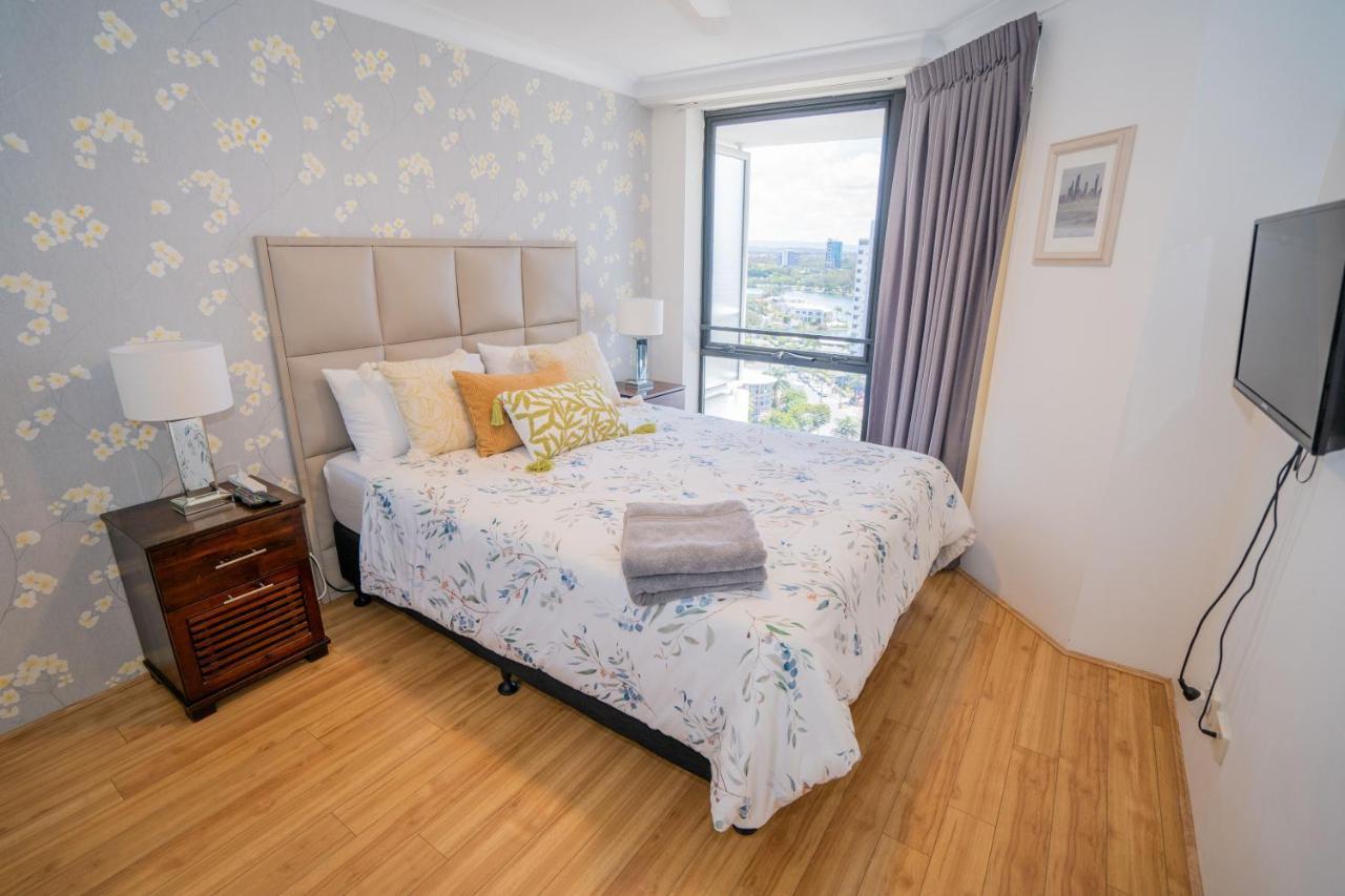 Large Surfers Paradise With Fantastic Views Gold Coast