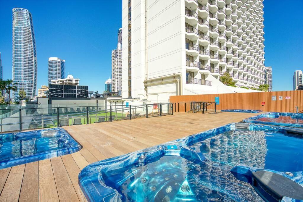Gorgeous Studio Right In The Heart Of Surfers Gold Coast