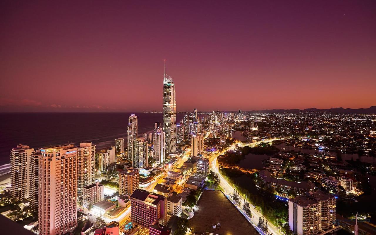 Circle On Cavill 2, 3, 4 & 5 Bedroom Skyhomes & Sub Penthouses By Holidays Apartment