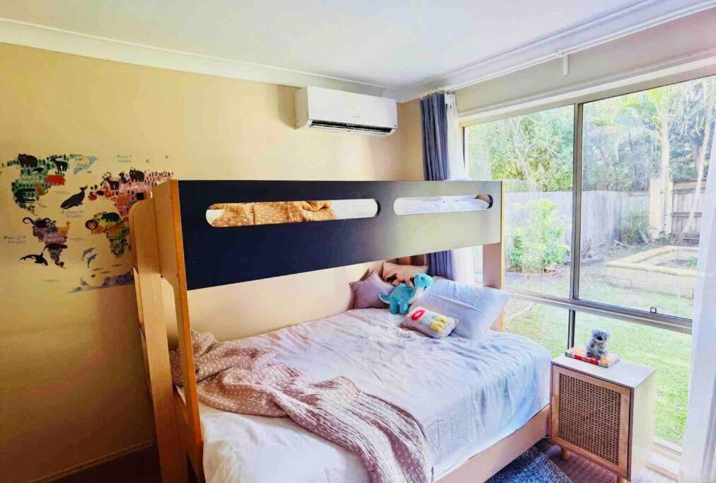 Family Friendly 4 Bedroom House Close To Parks Holiday home
