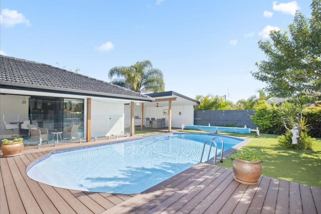 Holiday home Ultra Modern & Relaxing Inner 4bed House - With A Private Pool - 10mins Walk To Gold Coast