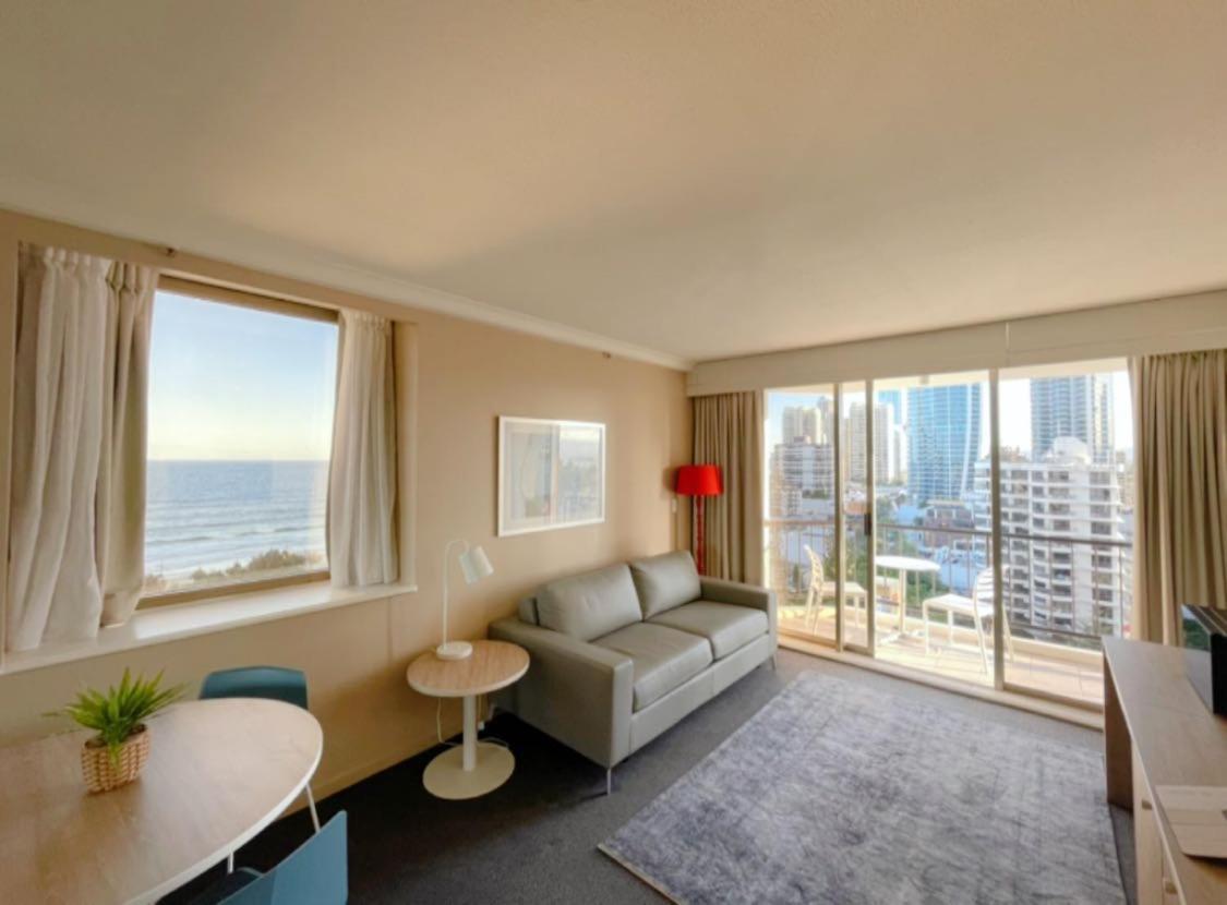 Luxury & Ocean View In Surfers Paradise