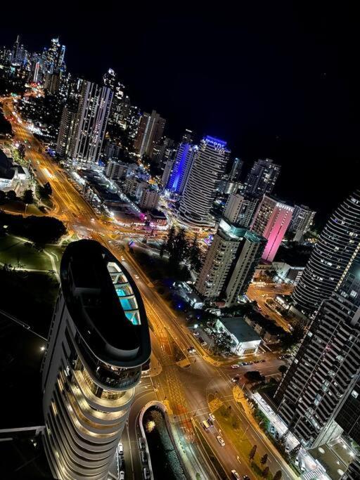 Broadbeach Luxury Oceanview 2beds 49f Apartment