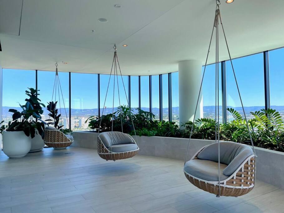 Broadbeach Luxury Oceanview 2beds 49f *