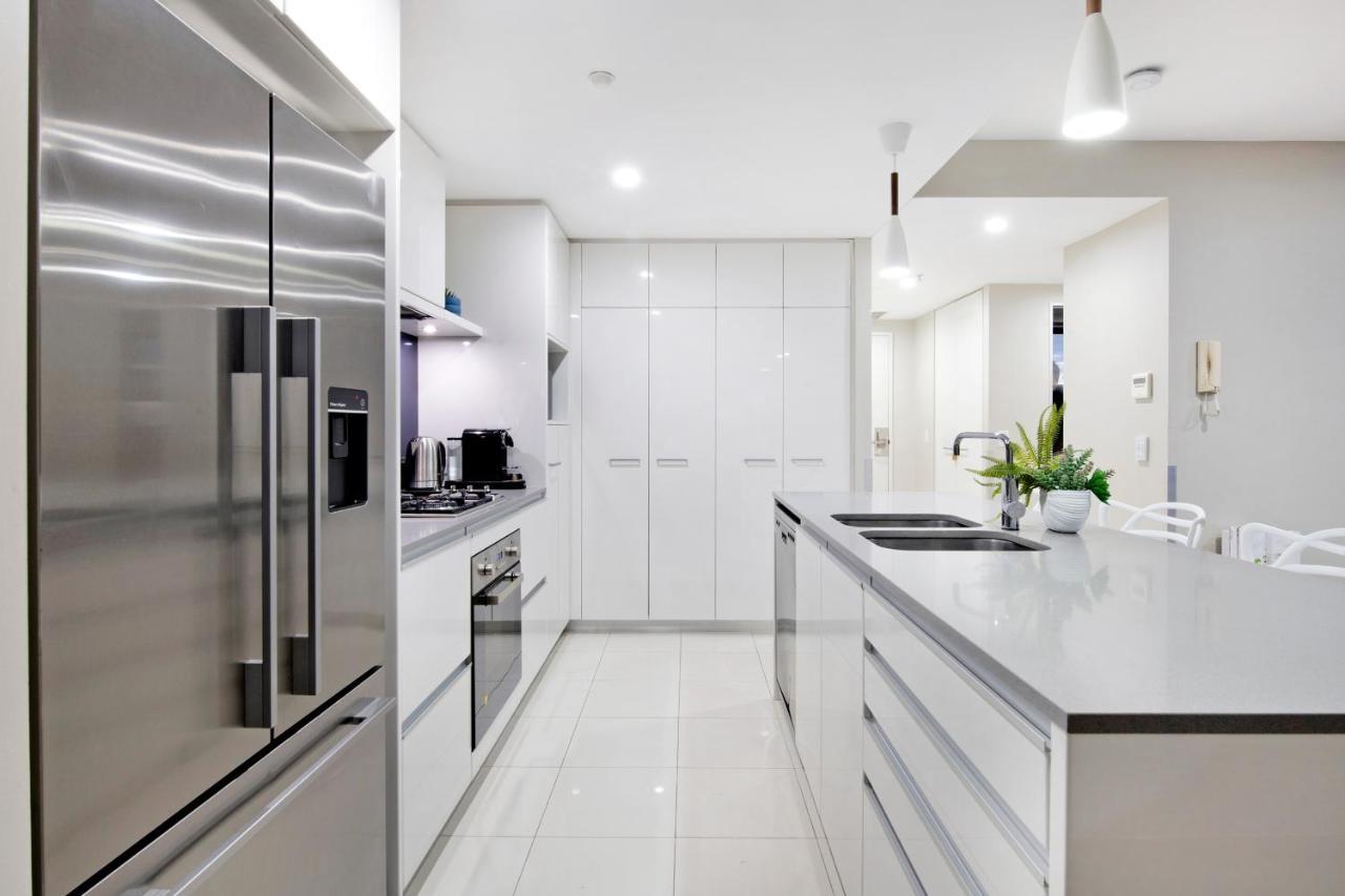 Apartment Circle On Cavill Surfers Paradise- 3 Bedroom Gold Coast