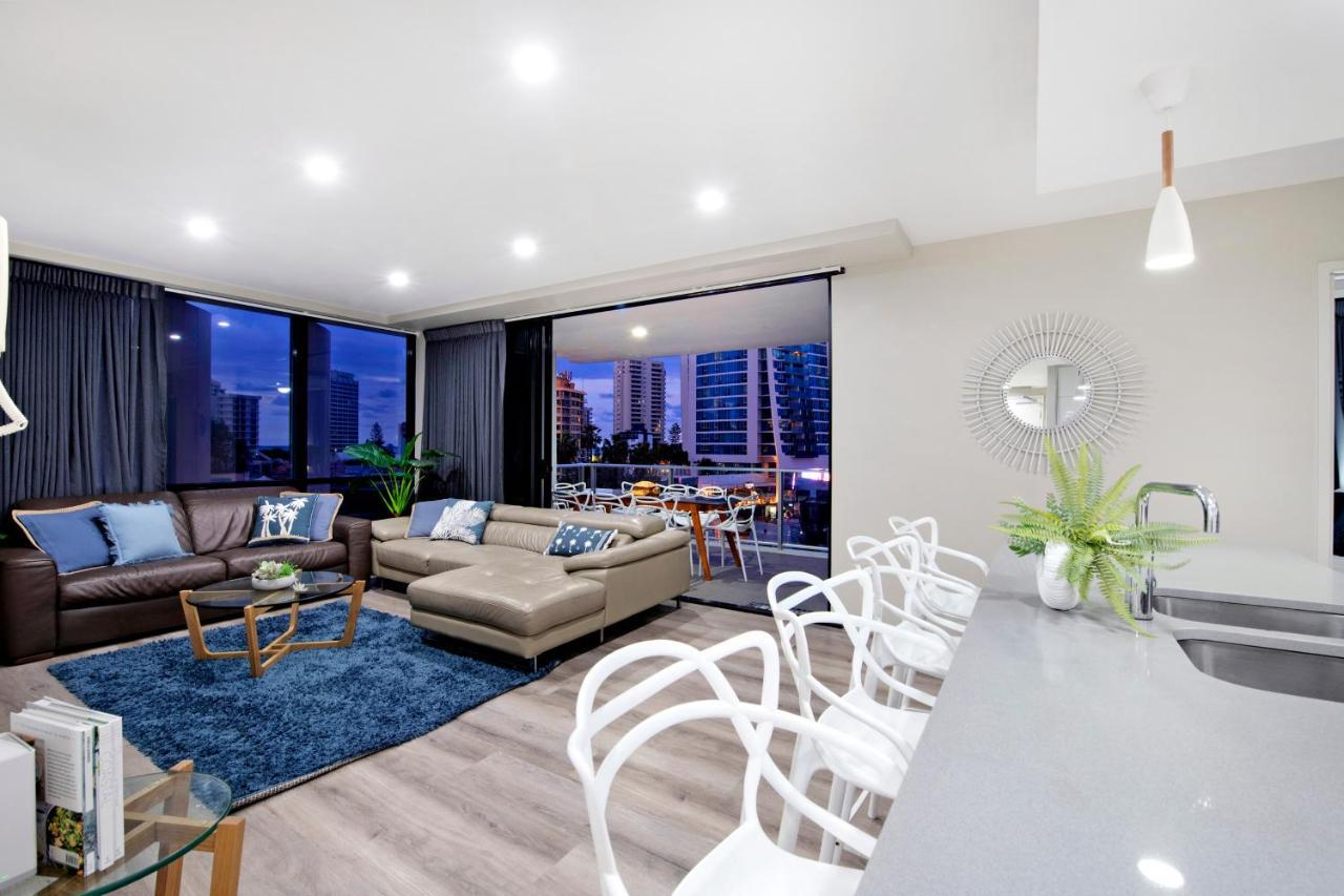 Apartment Circle On Cavill Surfers Paradise- 3 Bedroom Gold Coast