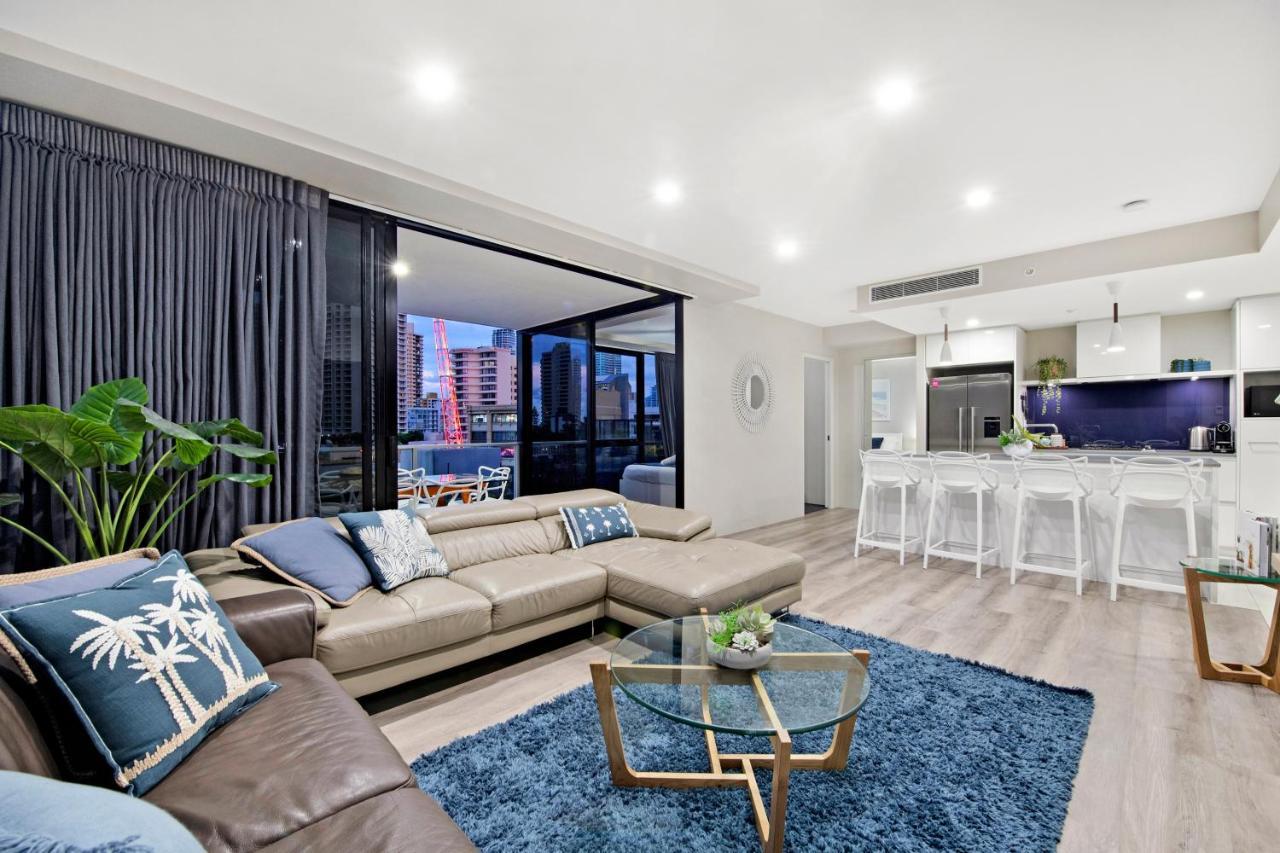 Circle On Cavill Surfers Paradise- 3 Bedroom Apartment *