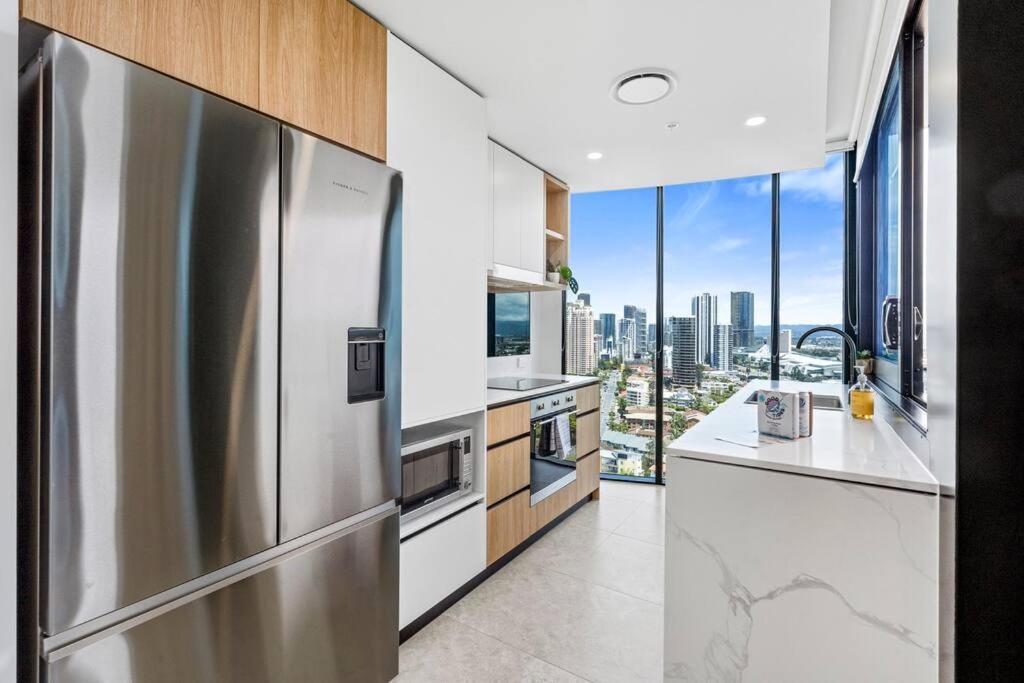 Gallery Luxury 19th Floor Stunning Views * Gold Coast