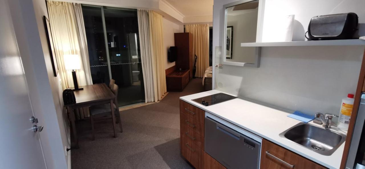 S1 Surfers Paradise