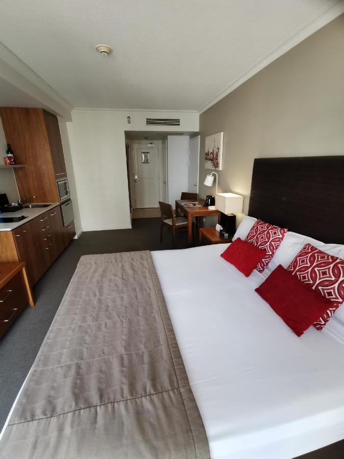 S1 Surfers Paradise Apartment Gold Coast