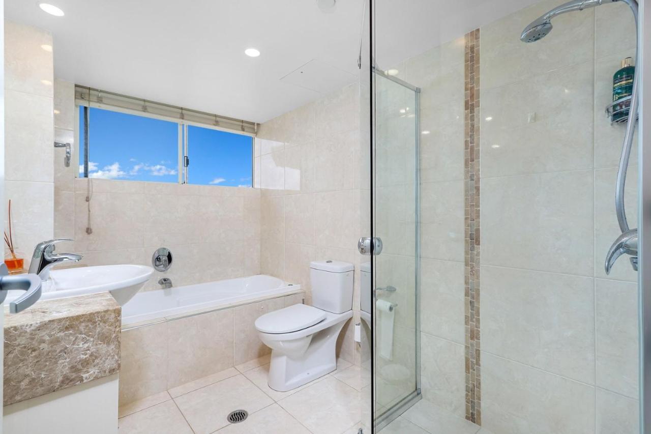 Apartment The Imperial--unobstructed Forefront Seascape-sub Penthouse! *