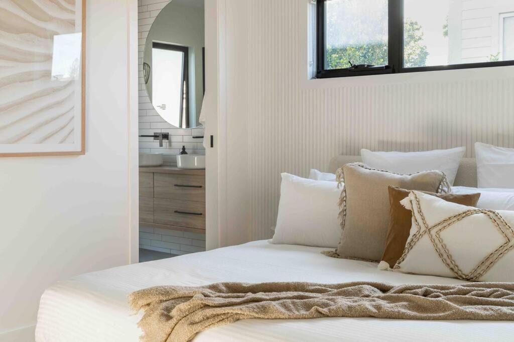 Casa Maya Nobby's Beach Villa *
