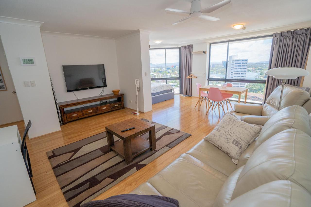 Large Surfers Paradise With Fantastic Views * Gold Coast
