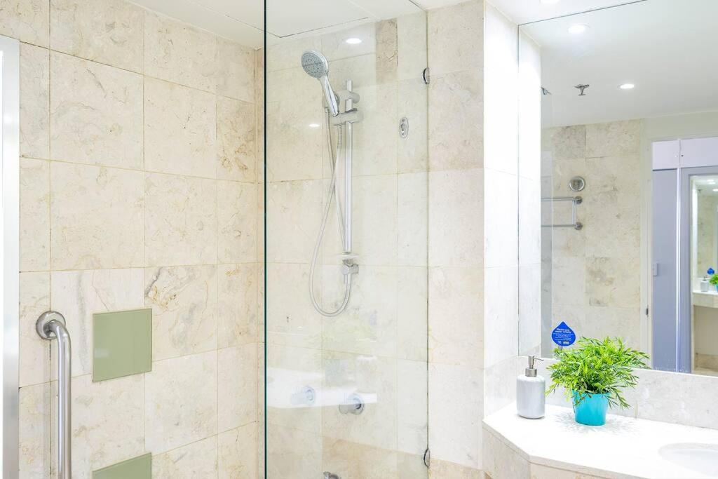 Gorgeous Studio Right In The Heart Of Surfers *