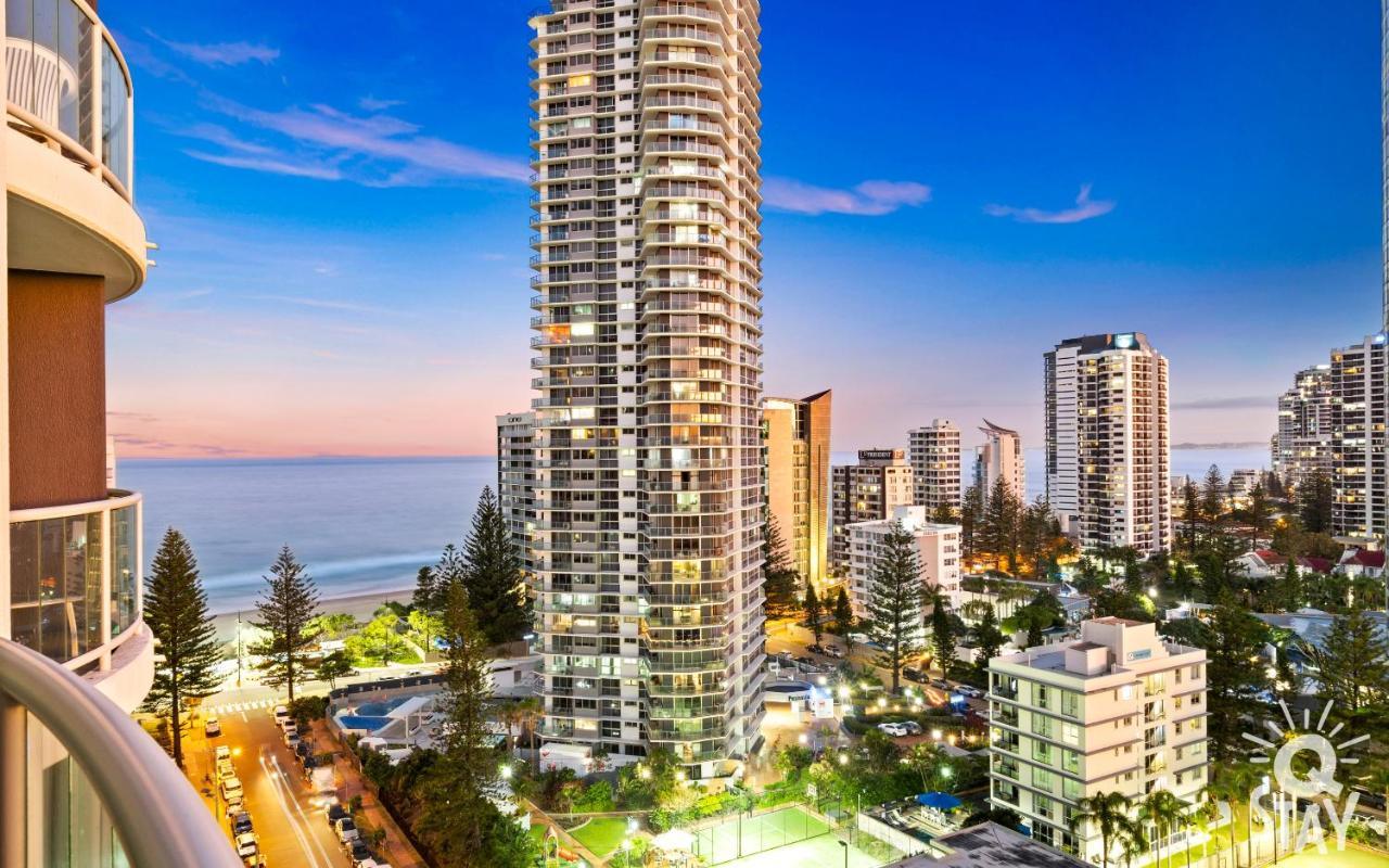 Apartment Interconnecting 2 Bedroom Unit At Legends — Q *