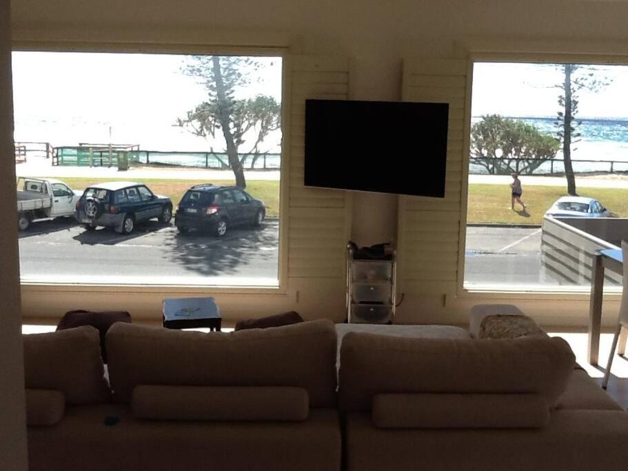 Beachfront Miami 2 Bdr Easy Living Views Views!!!!